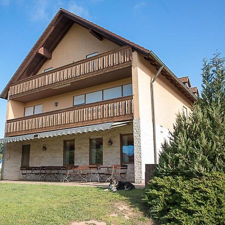 Gaestehaus Lorz Хёхштадт-на-Айше Экстерьер фото